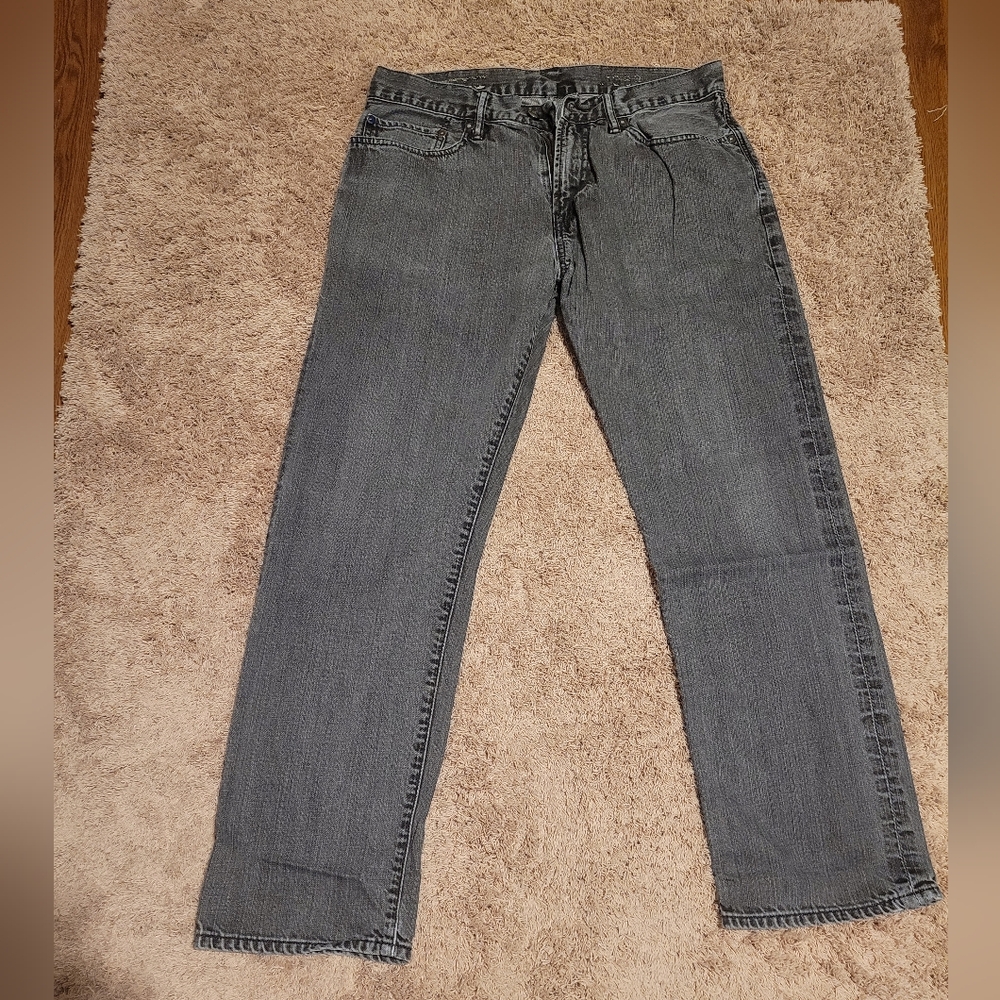 Men's gray jeans, size 34, width 32, length 32, classic style.